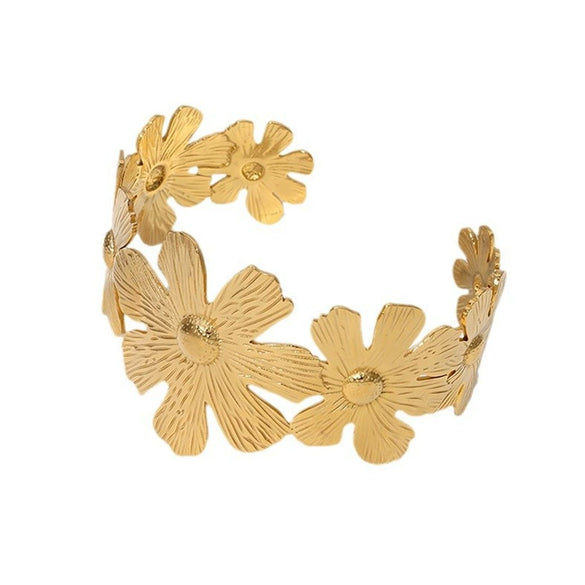 Retro Flower Stainless Steel Bracelet For Women With Electroplating And Exaggerated Design Sense