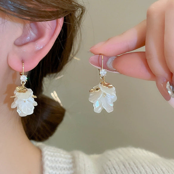 Retro Flower Tassel Pearl U Shaped Earrings For Women Set With Pearls Little Fresh Style