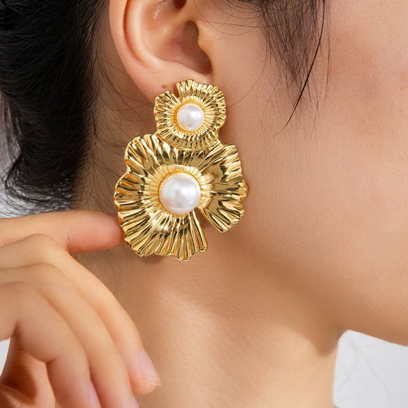 Retro Flower Titanium Steel Electroplated Women's Earrings