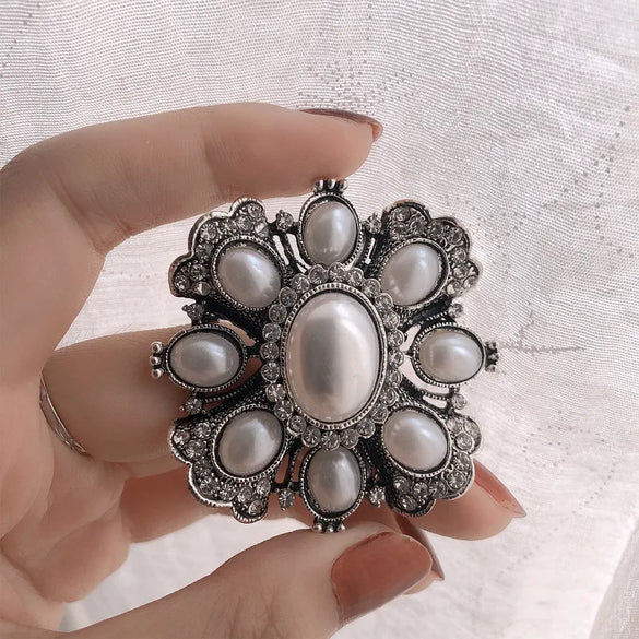 Retro Geometric Alloy Plating Inlay Artificial Pearls Unisex Brooches