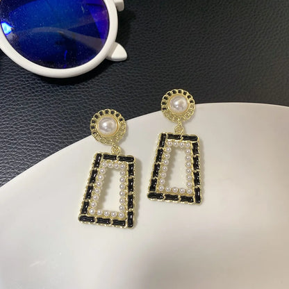 Retro Geometric Alloy Plating Rhinestones Women'S Earrings 1 Pair