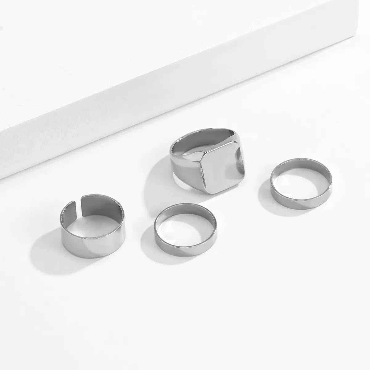 Retro Geometric Alloy Plating Rings 4 Pieces