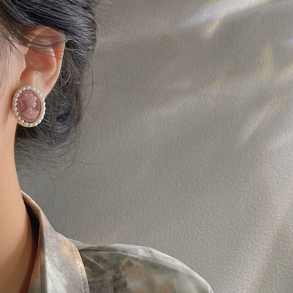 Retro Geometric Alloy Portrait Pearl Earrings For Women Elegant High End Small Statement Earrings