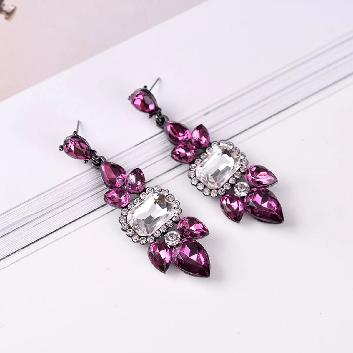 1 Pair Retro Geometric Inlay Alloy Resin Artificial Crystal Drop Earrings