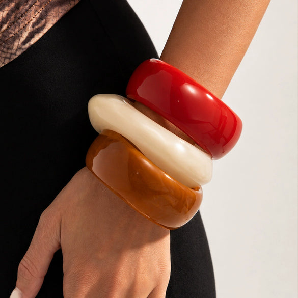 Retro Geometric Irregular Gradient Resin Wide Cuff Bracelet With Polished Stacked Round Design