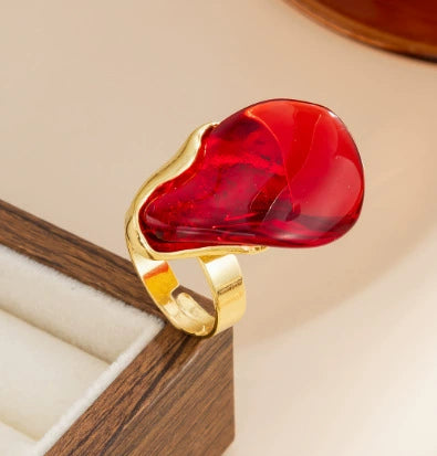 Retro Geometric Irregular Zinc Alloy Ring With Polished Plating And Translucent Ambercolored Gradient Design
