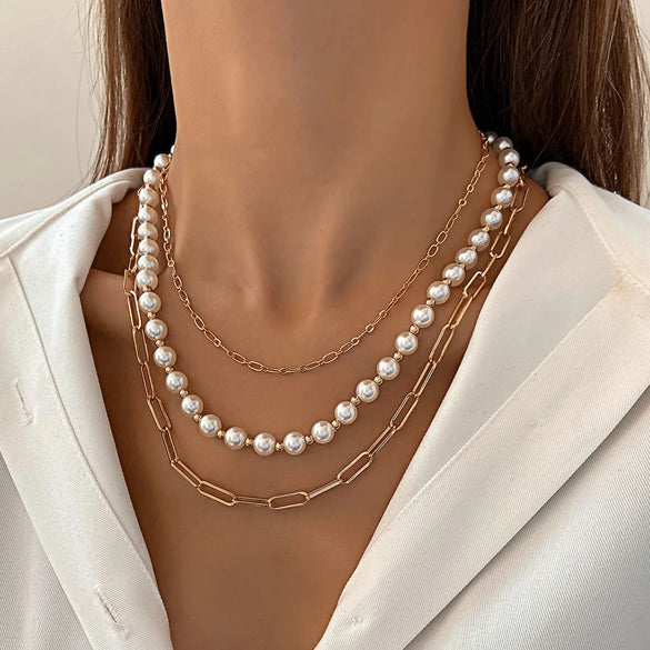 Retro Geometric Lock Imitation Pearl Alloy Inlay Rhinestones Women'S Layered Necklaces 1 Piece