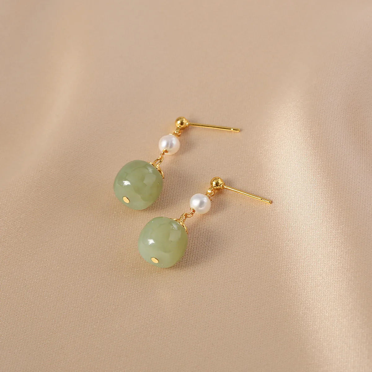 Retro Geometric Pearl Drop Earrings 1 Pair