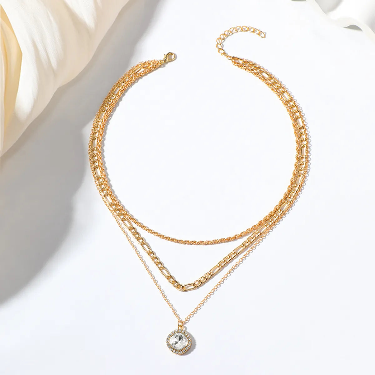 Retro Geometric Round Rhinestones Alloy Wholesale Necklace