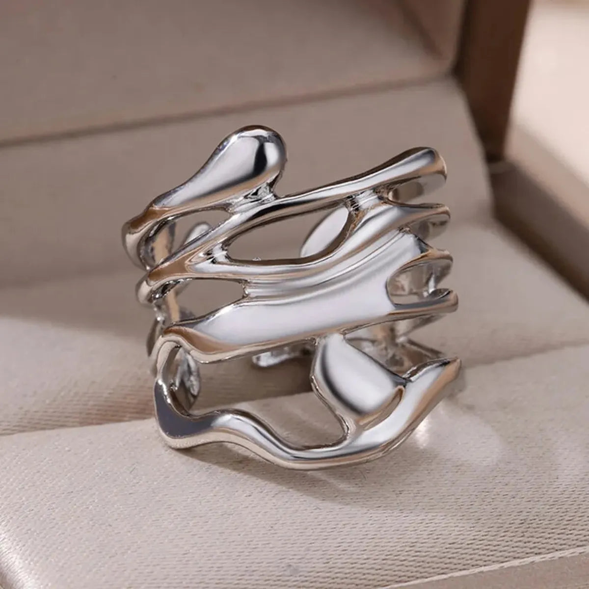 Retro Geometric Solid Color Metal Irregular Plating Women'S Open Rings