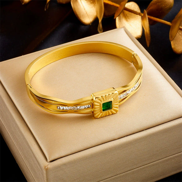Retro Gold Plated Irregular Inlaid Emerald Gem Stainless Steel Women Bracelet