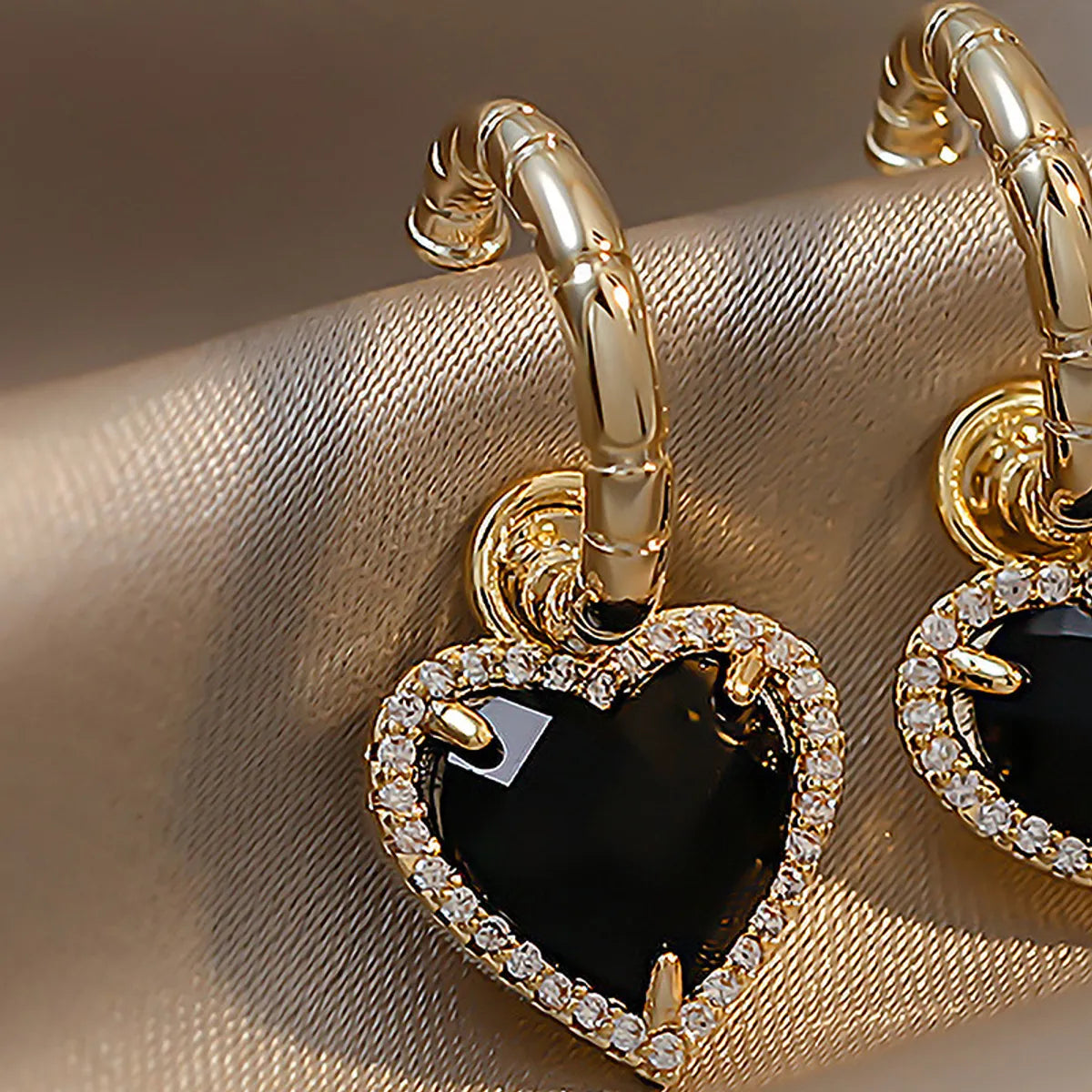 Retro Heart Inlaid Rhinestone Geometric Earrings Wholesale Gooddiy