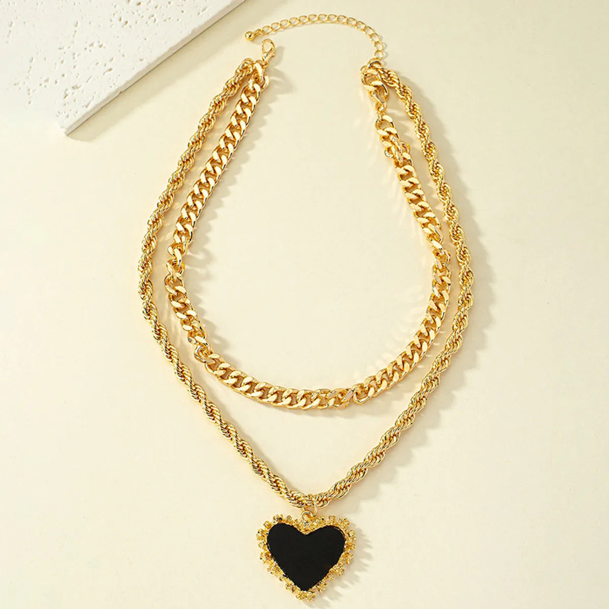 Retro Heart Shape Alloy Patchwork Women'S Pendant Necklace