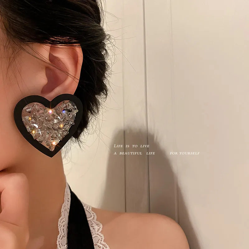 Retro Heart Shape Arylic Irregular Inlay Artificial Crystal Women'S Ear Studs