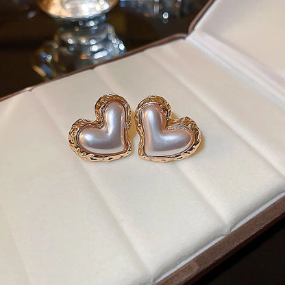 Retro Heart Shape Imitation Pearl Alloy Women's Ear Studs 1 Pair