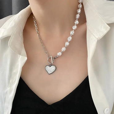 Wholesale Jewelry Retro Heart Shape Imitation Pearl Titanium Steel Shell Silver Plated Necklace