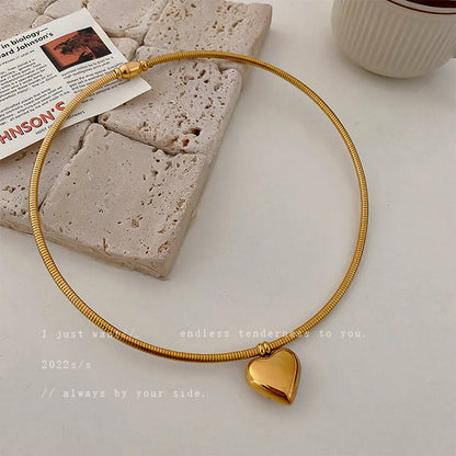 Retro Heart Shape Titanium Steel Plating Choker