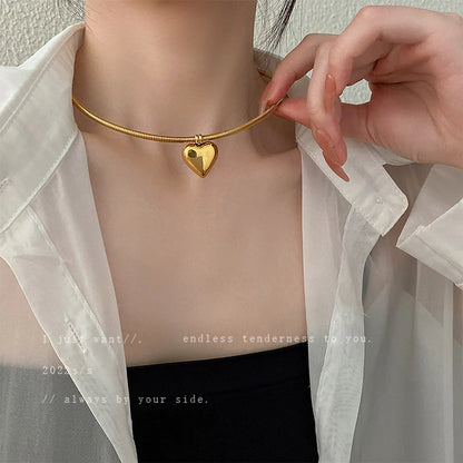 Retro Heart Shape Titanium Steel Plating Choker