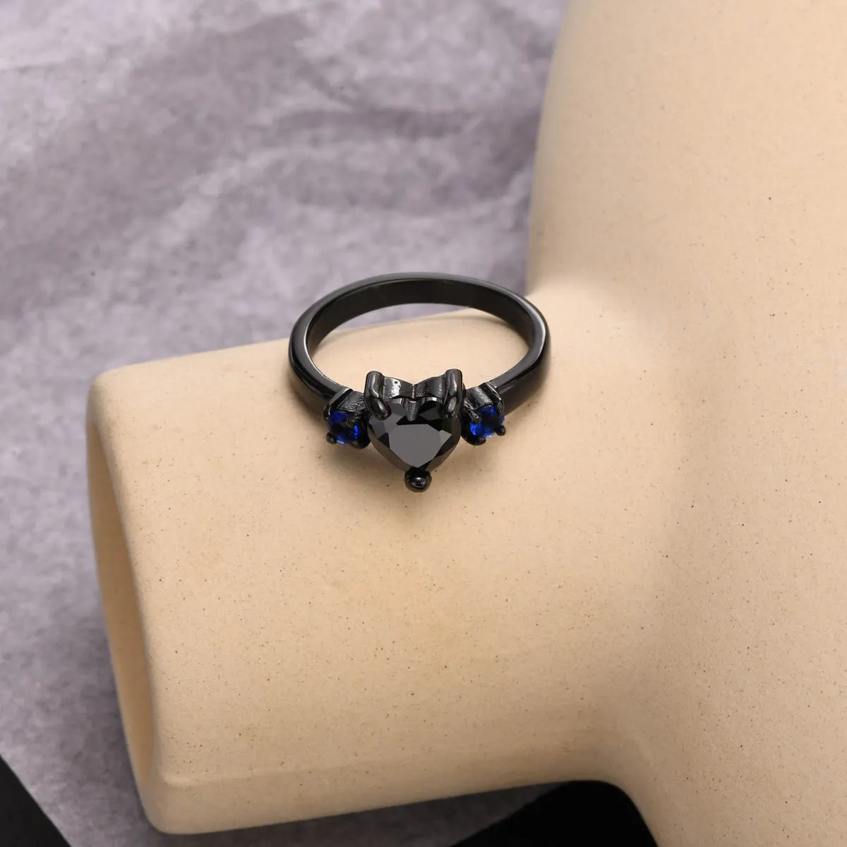 Retro Heart Shape Titanium Steel Plating Zircon Rings 1 Piece