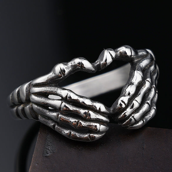 Retro Heartshaped Skull Palm Ring In Polished Stainless Steel Motorcycle Style Jewelry For Women And Unisex Wear