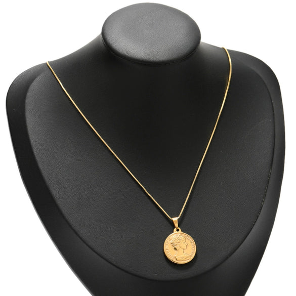 Retro Hydraulic Stainless Steel Queen Relief Pendant Jewelry Accessories