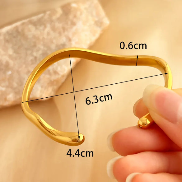Retro Irregular Solid Color 304 Stainless Steel 18K Gold Plated Bangle In Bulk