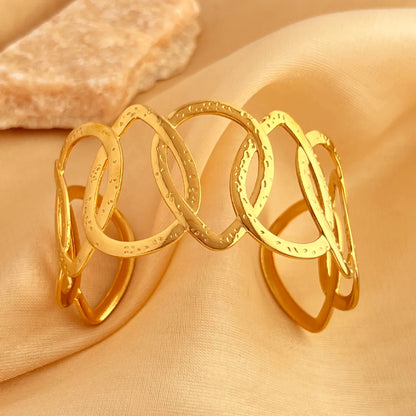 Retro Irregular Solid Color 304 Stainless Steel 18K Gold Plated Bangle In Bulk