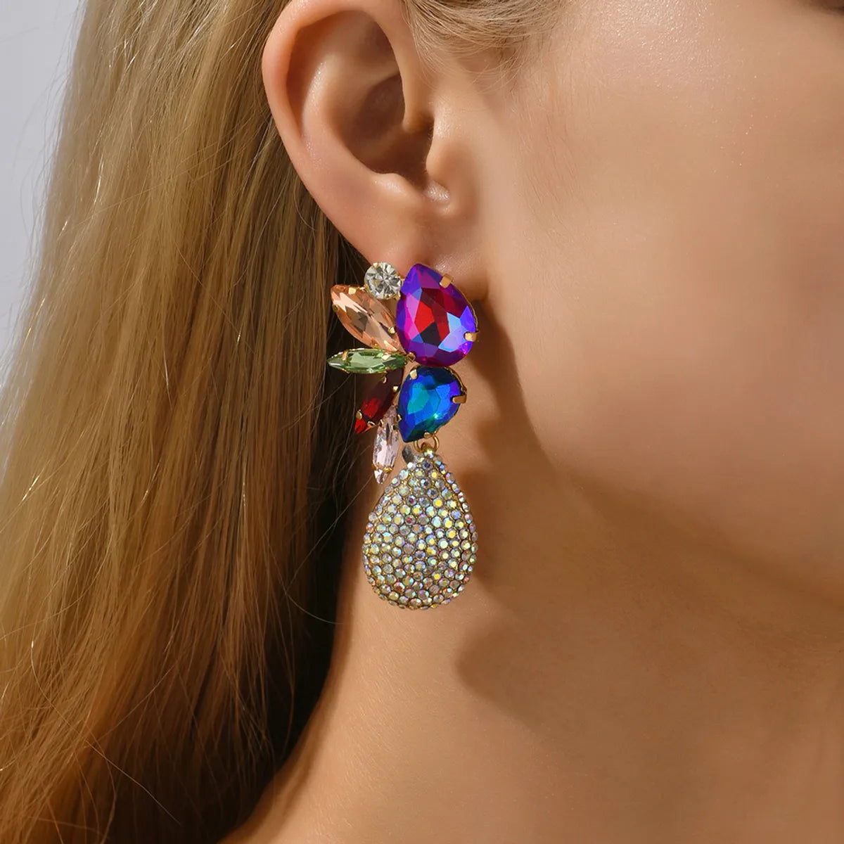 Retro Lady Ethnic Style Water Droplets Rhinestone Inlay Artificial Gemstones Women'S Drop Earrings