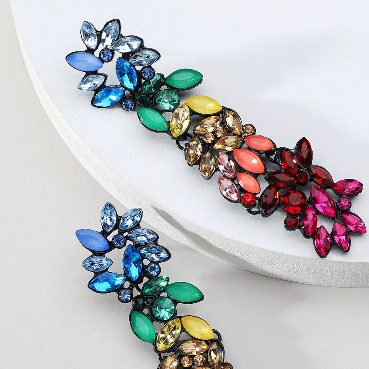 Retro Lady Gradient Color Rhinestone Inlay Artificial Gemstones Women's Drop Earrings