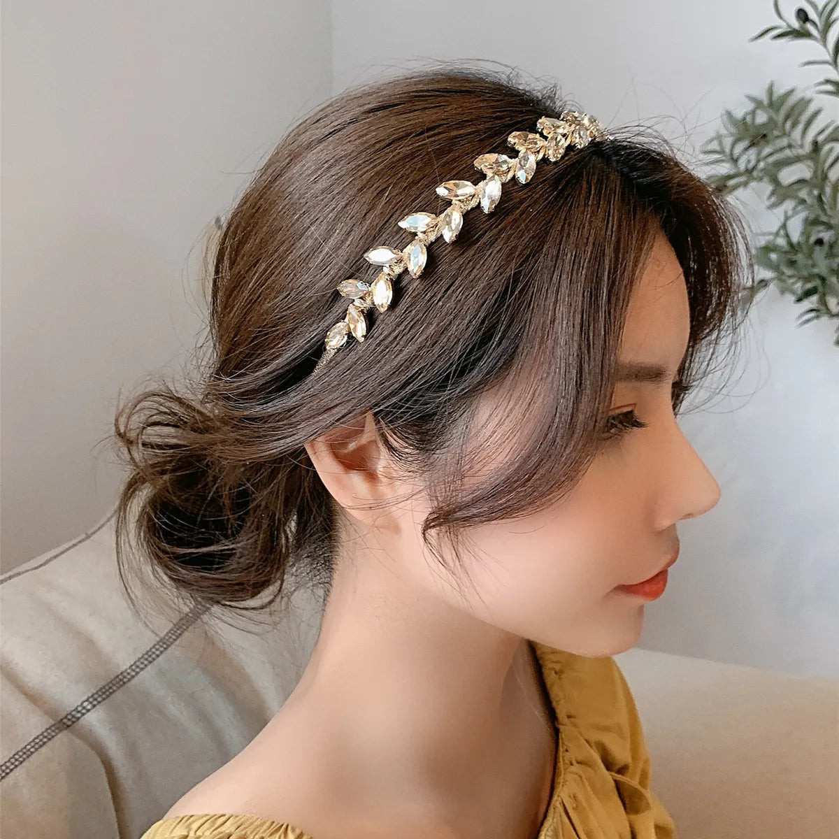 Retro Leaf Alloy Inlay Rhinestones Hair Band 1 Piece