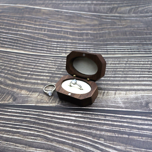 Retro Light Luxury Wooden Proposal And Wedding Ring Box High Grade Diamond Ring Storage Case With Long Inverted Inner Ellipse Shape