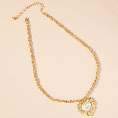 Retro Luxurious Commute Heart Shape Pearl Alloy Wholesale Pendant Necklace