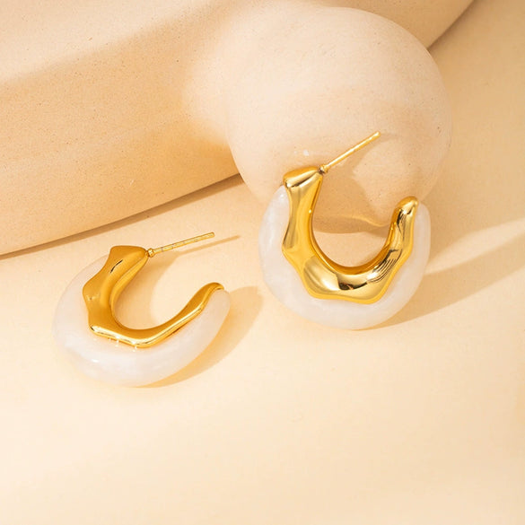 Retro Metallic Amber U Shape Titanium Steel Electroplated Women's Earrings