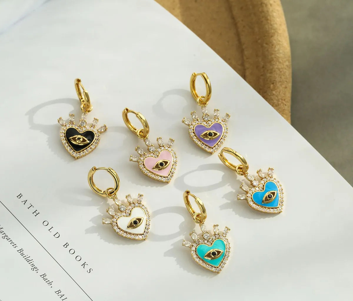 Retro Micro-inlaid Eyes Heart Shape Copper Plated Ear Clip Wholesale Gooddiy