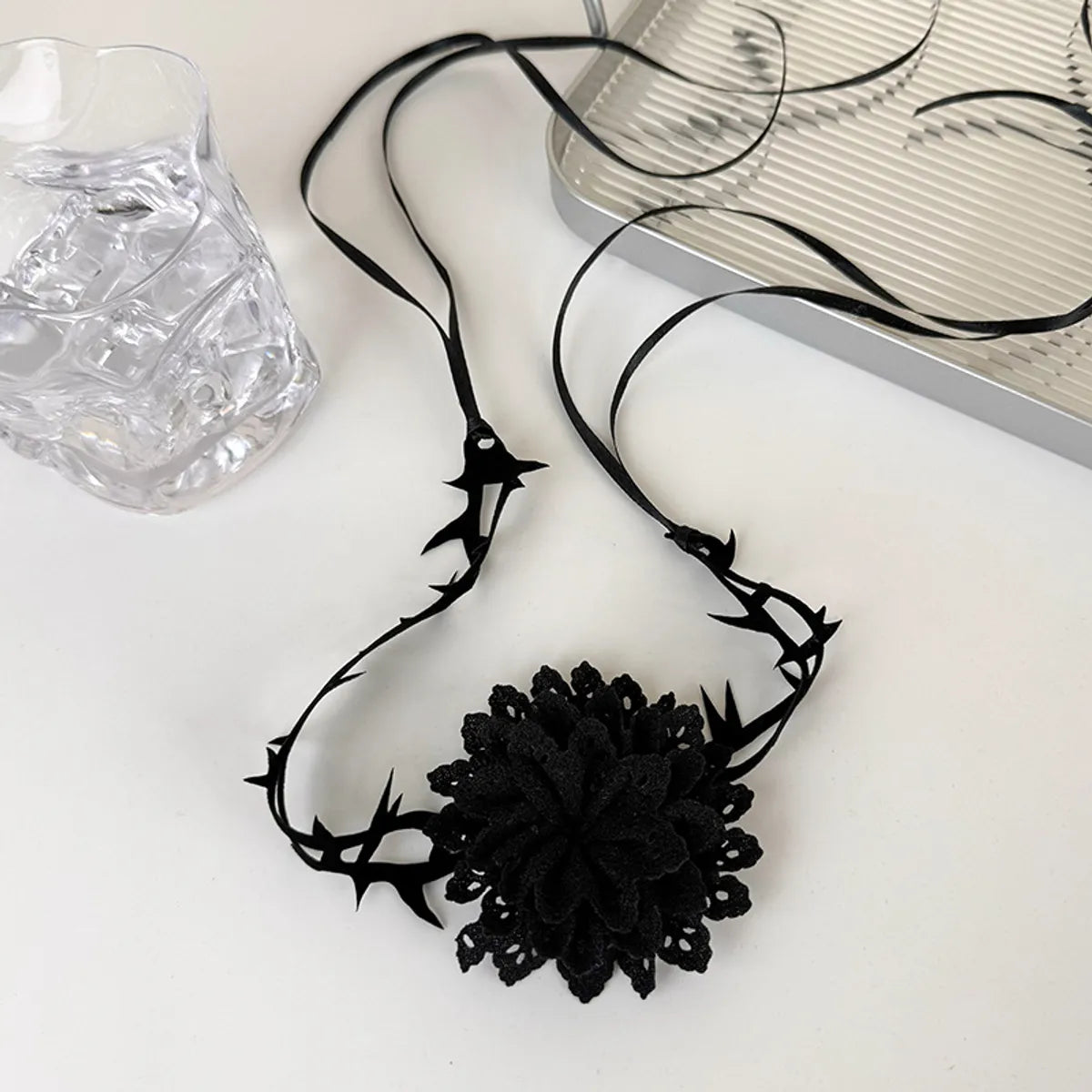 Retro Modern Style Flower Cloth Women'S Choker