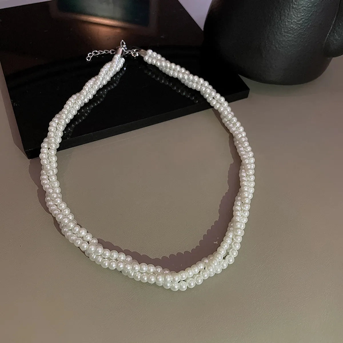 Retro Multi-Layer Winding Pearl Necklace European And American Ins French Elegant Simple Choker Fashion Special-Interest Clavicle Chain