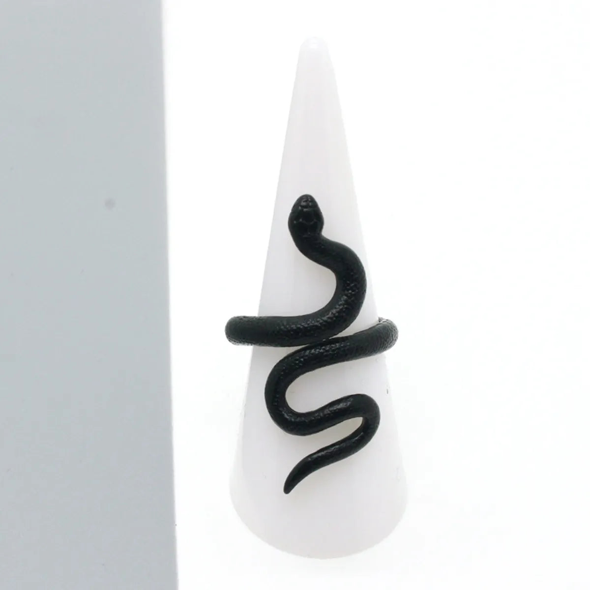 Retro Opening Adjustable Snake Ring