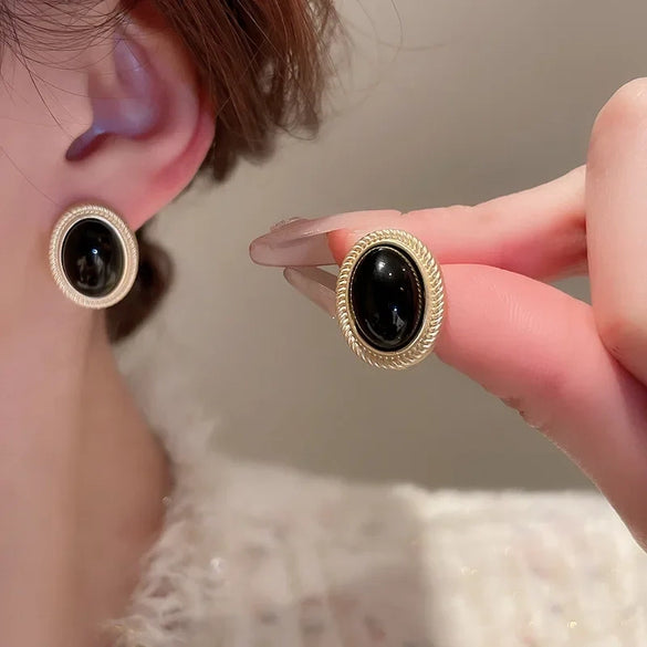 Retro Oval Geometric Alloy Pin Earrings For Women With Electroplating Treatment