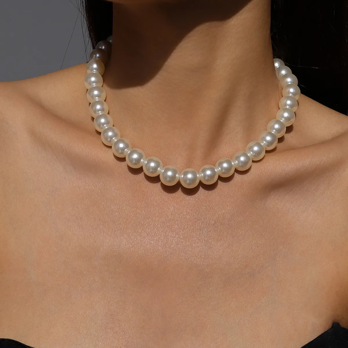 Retro Pearl Geometric Multi-Layer Choker