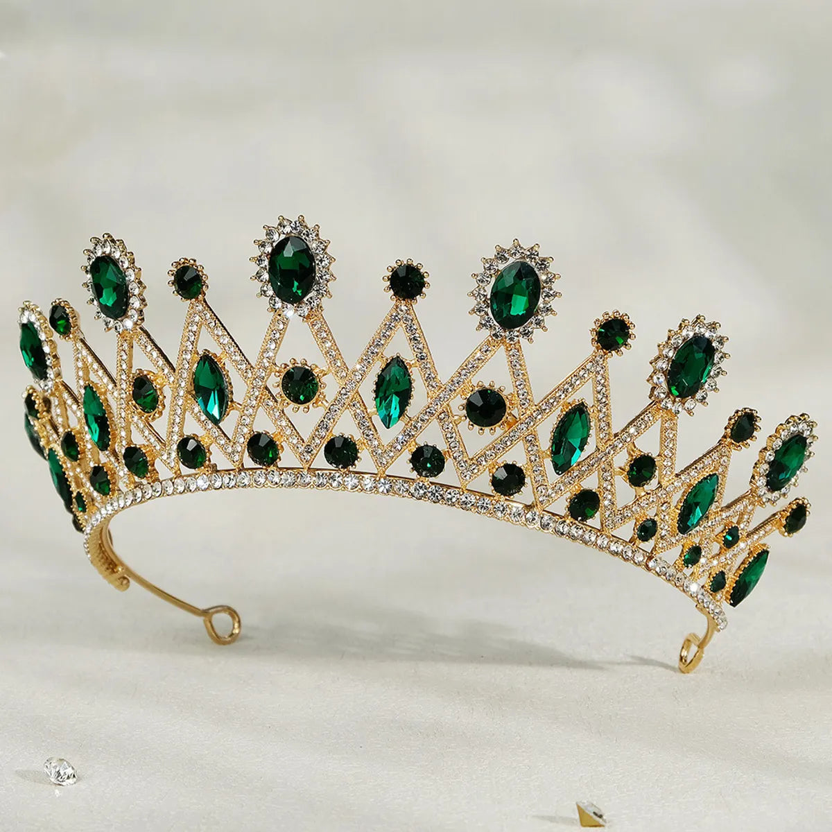 Retro Round Alloy Inlay Zircon Crown