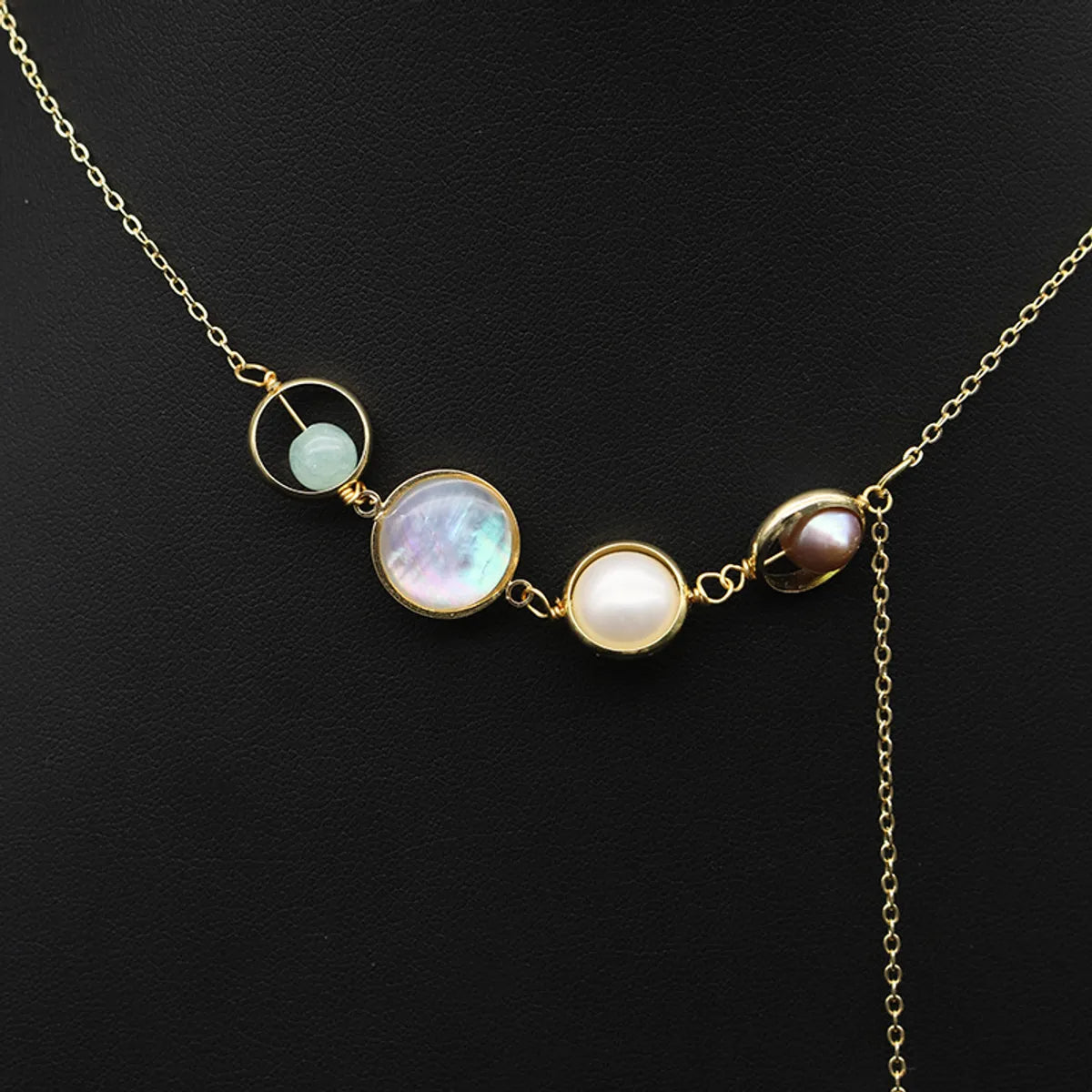 Retro Round Freshwater Pearl Copper Plating 18k Gold Plated Pendant Necklace