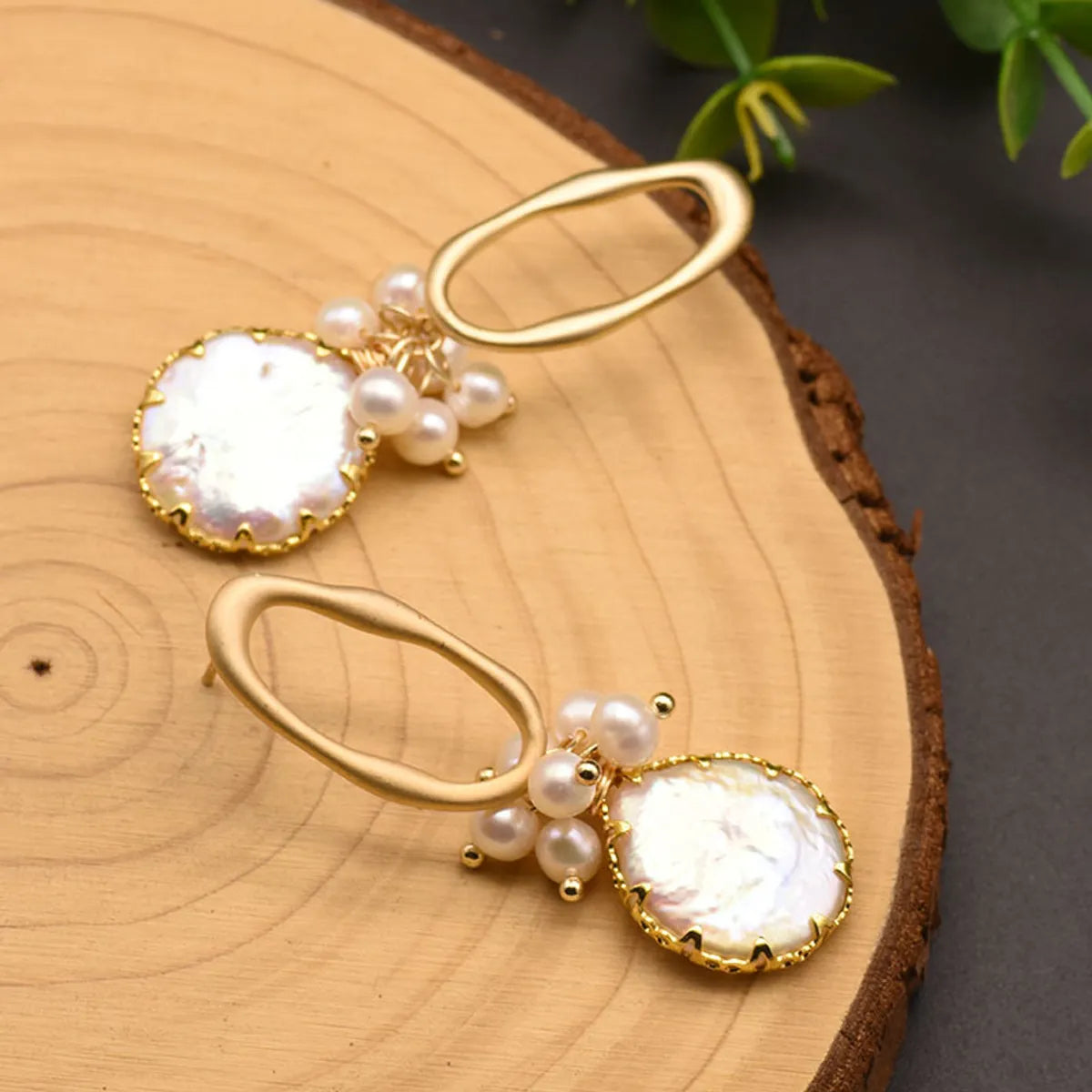 Retro Round Pearl Plating Inlay Pearl Drop Earrings 1 Pair