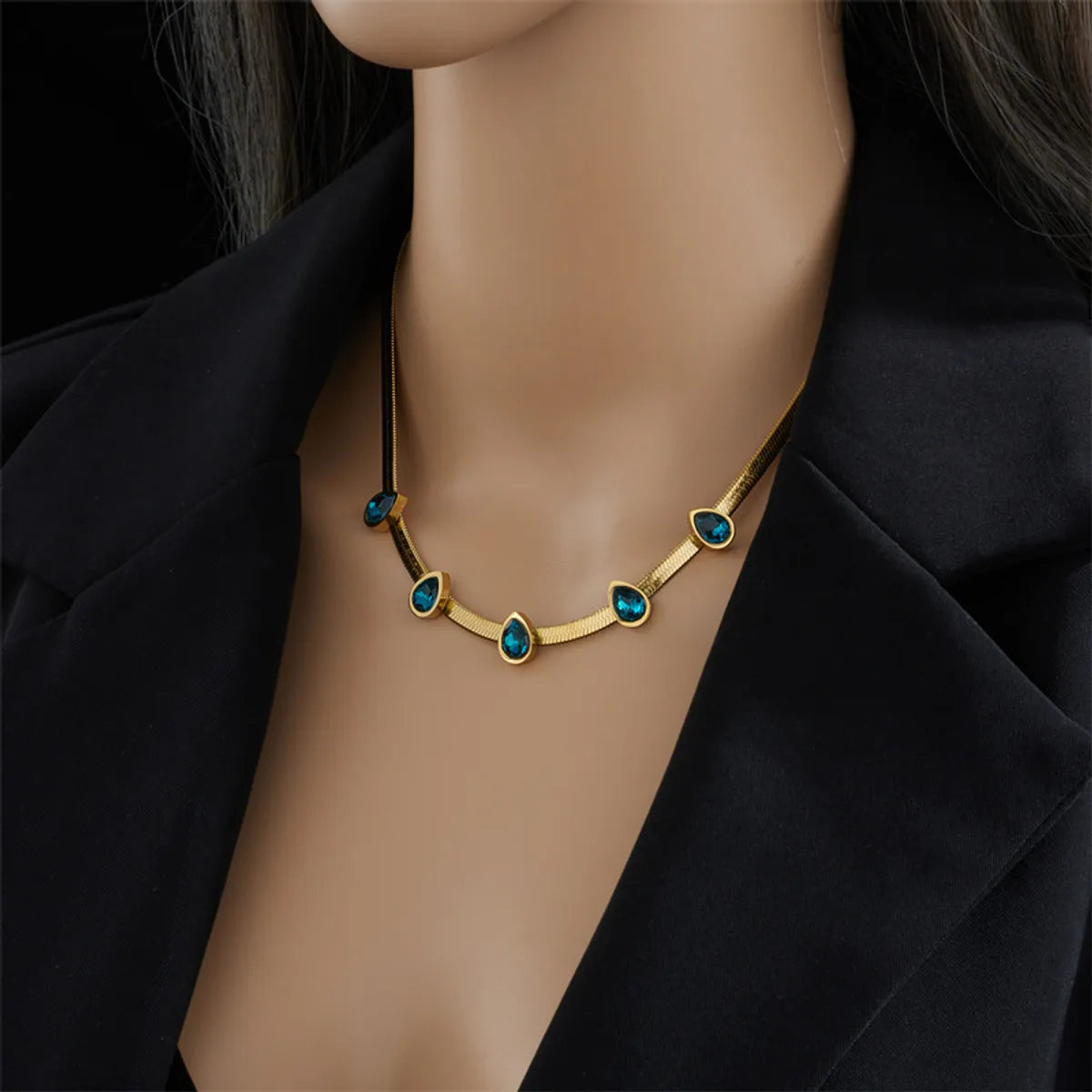 Retro Round Square Titanium Steel Plating Inlay Turquoise Necklace