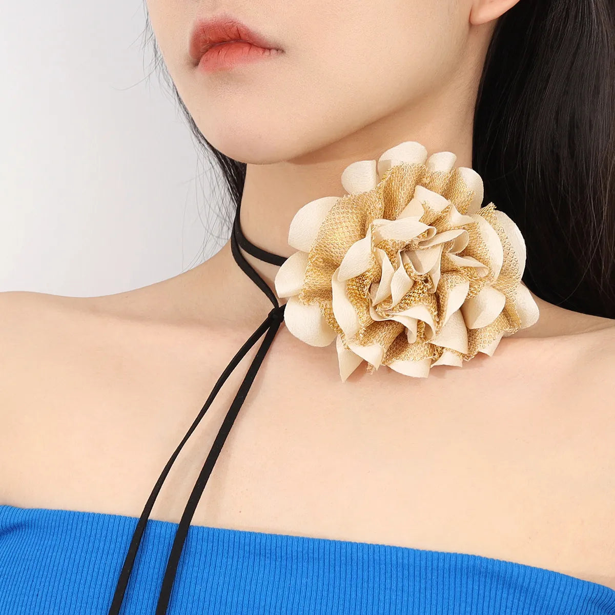 Retro Sexy Flower Cloth Women's Choker