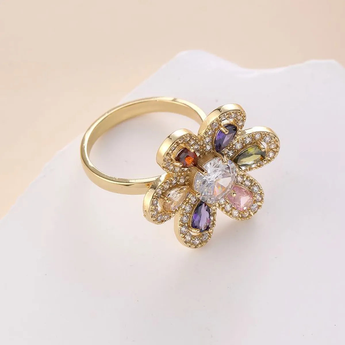 Retro Shiny Flower Copper Inlay Zircon Rings