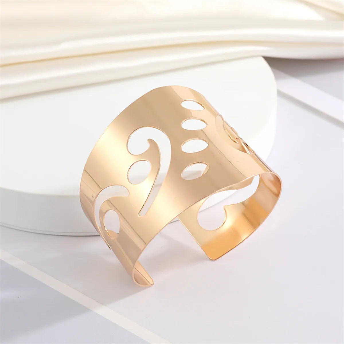 Europe And America Cross Border Ornament Retro Simple Metal Hollow Wide Bracelet Golden Leaf Rose Geometric Bracelet Armband