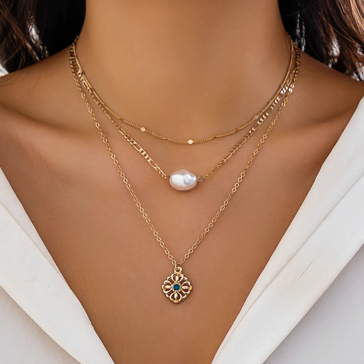 Retro Simple Style Classic Style Irregular Round Flower Imitation Pearl Alloy Copper Wholesale Necklace