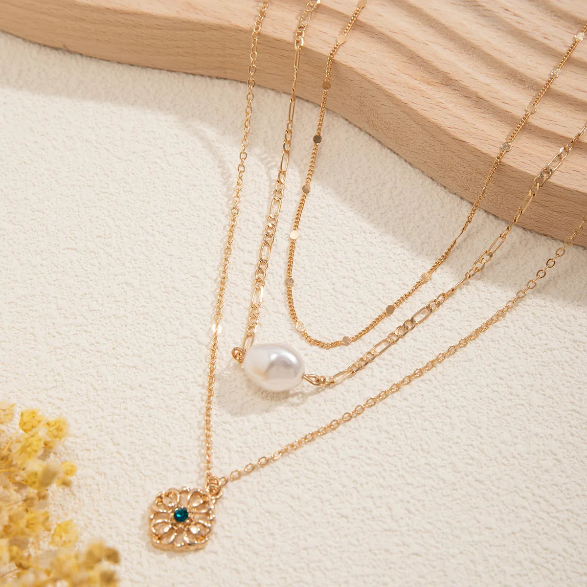 Retro Simple Style Classic Style Irregular Round Flower Imitation Pearl Alloy Copper Wholesale Necklace