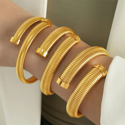 Retro Simple Style Classic Style Round Lines Titanium Steel Plating 18k Gold Plated Bangle