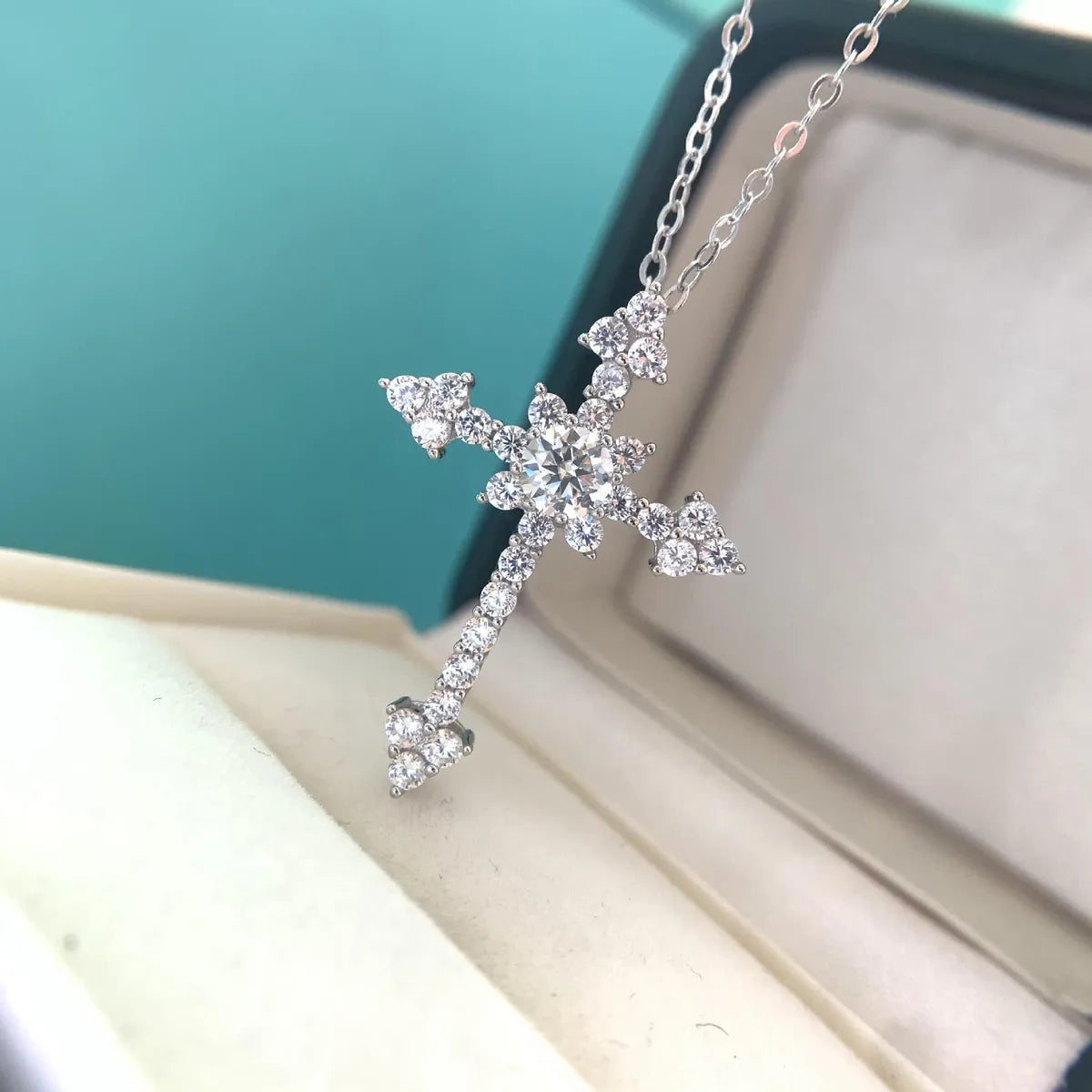 Retro Simple Style Cross Sterling Silver Moissanite Zircon Pendant Necklace In Bulk